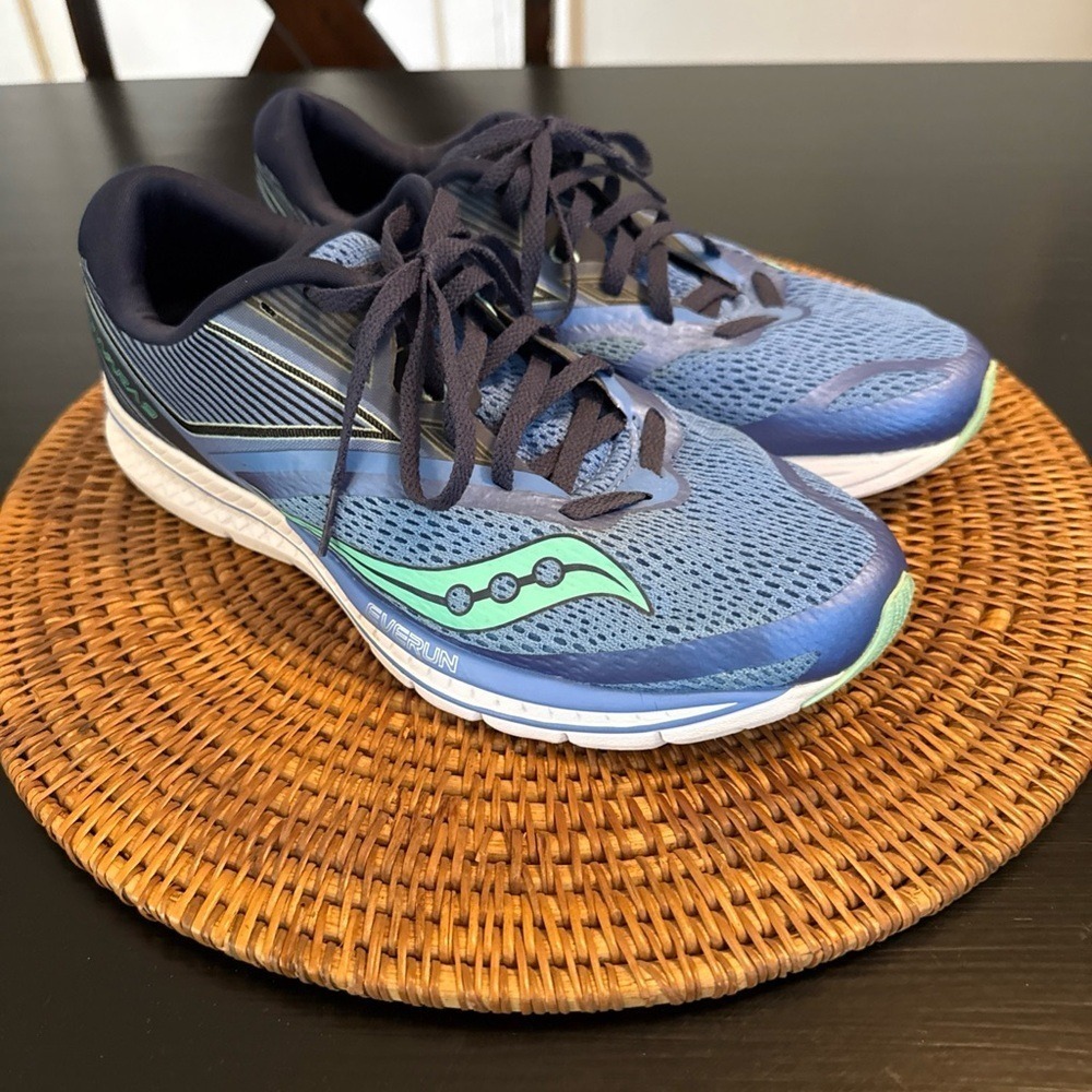 Saucony  everun kinvara 9 Blue and Green Athletic‎ Sneakers